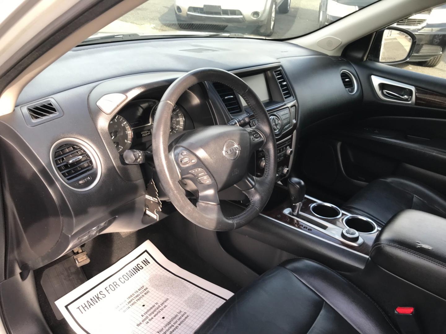 2014 Silver /Black Nissan Pathfinder S (5N1AR2MM6EC) with an 3.5 V6 engine, Automatic transmission, located at 577 Chester Pike, Prospect Park, PA, 19076, (610) 237-1015, 39.886154, -75.302338 - Photo#13